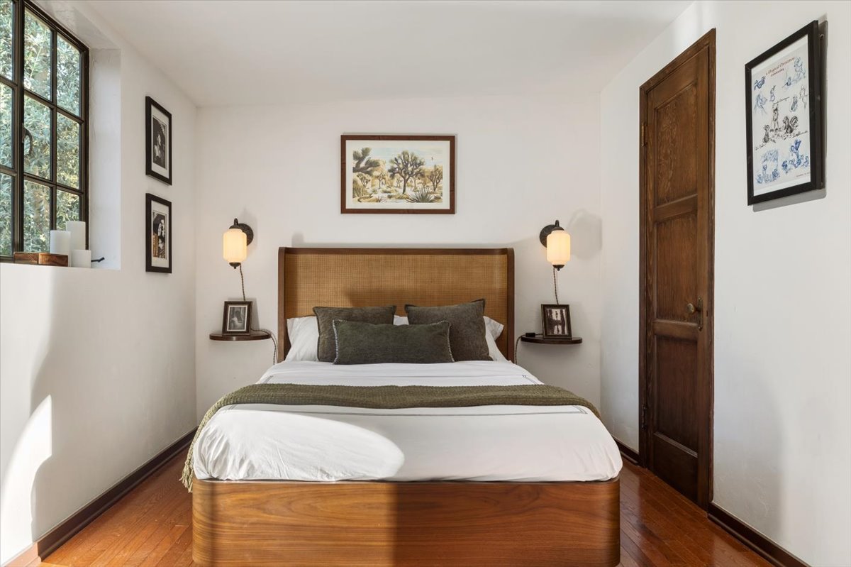 adu bedroom