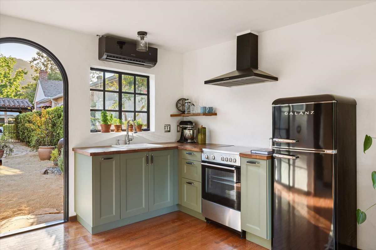 adu kitchen