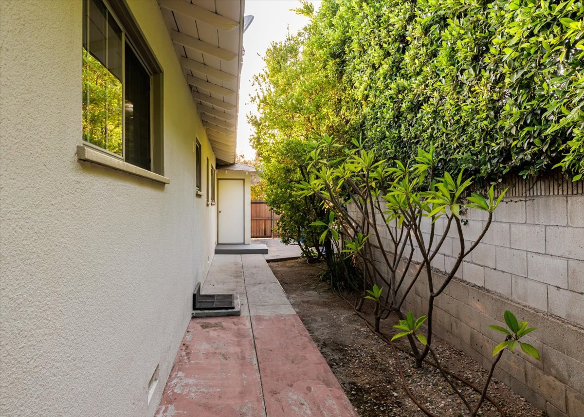 side yard