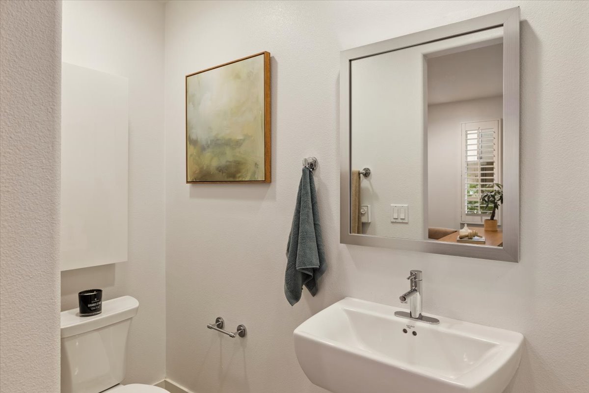 bathroom   no lights