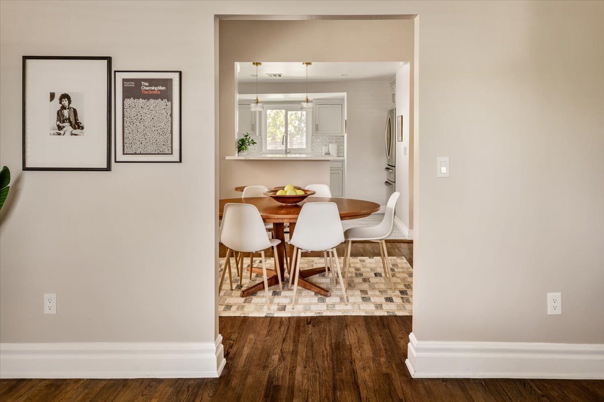 living to dining