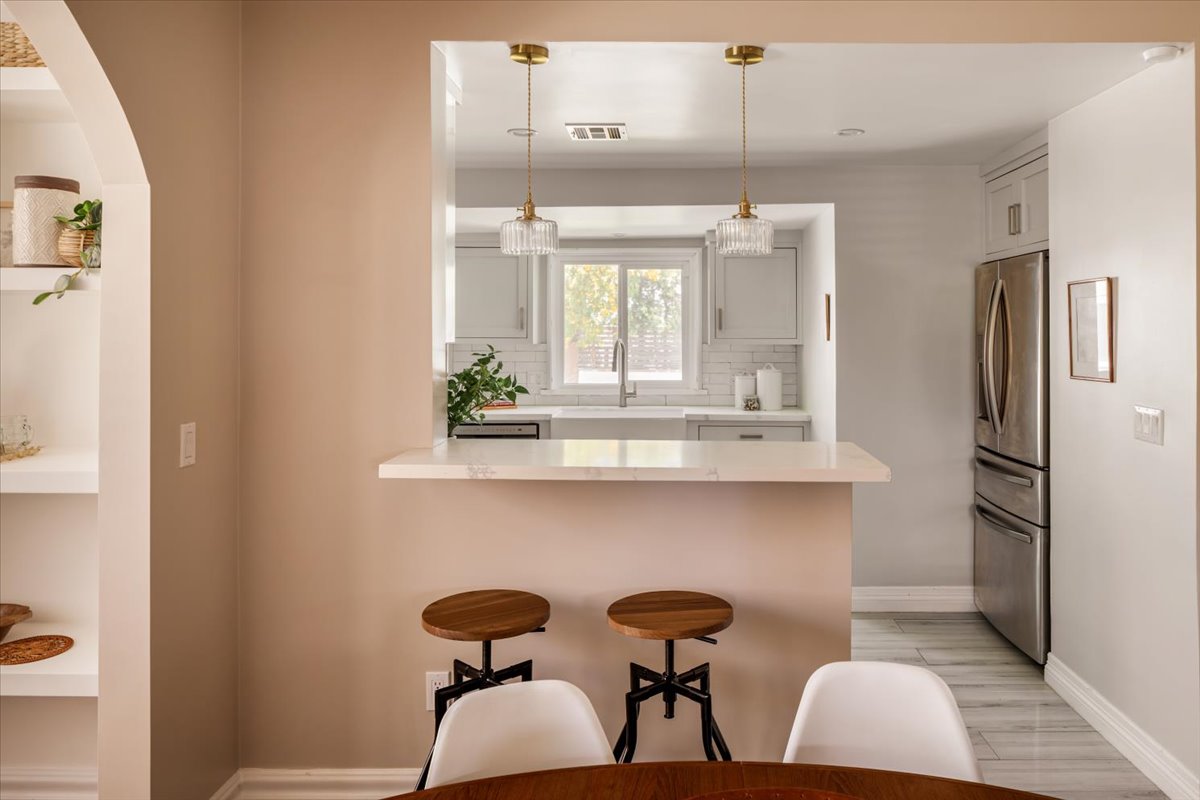 dining to kitchen