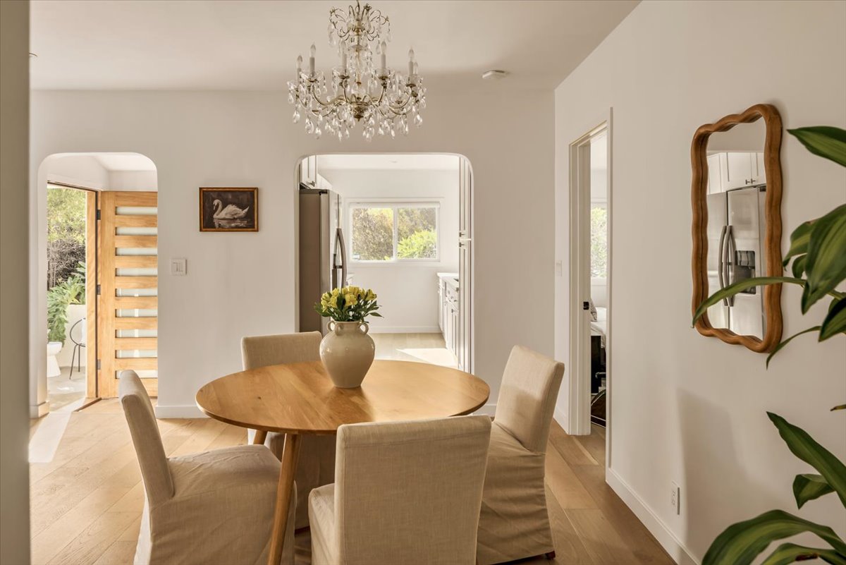 dining to kitchen