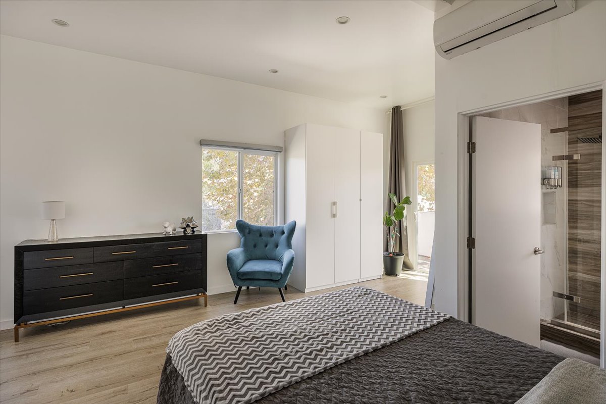 unit  bedroom