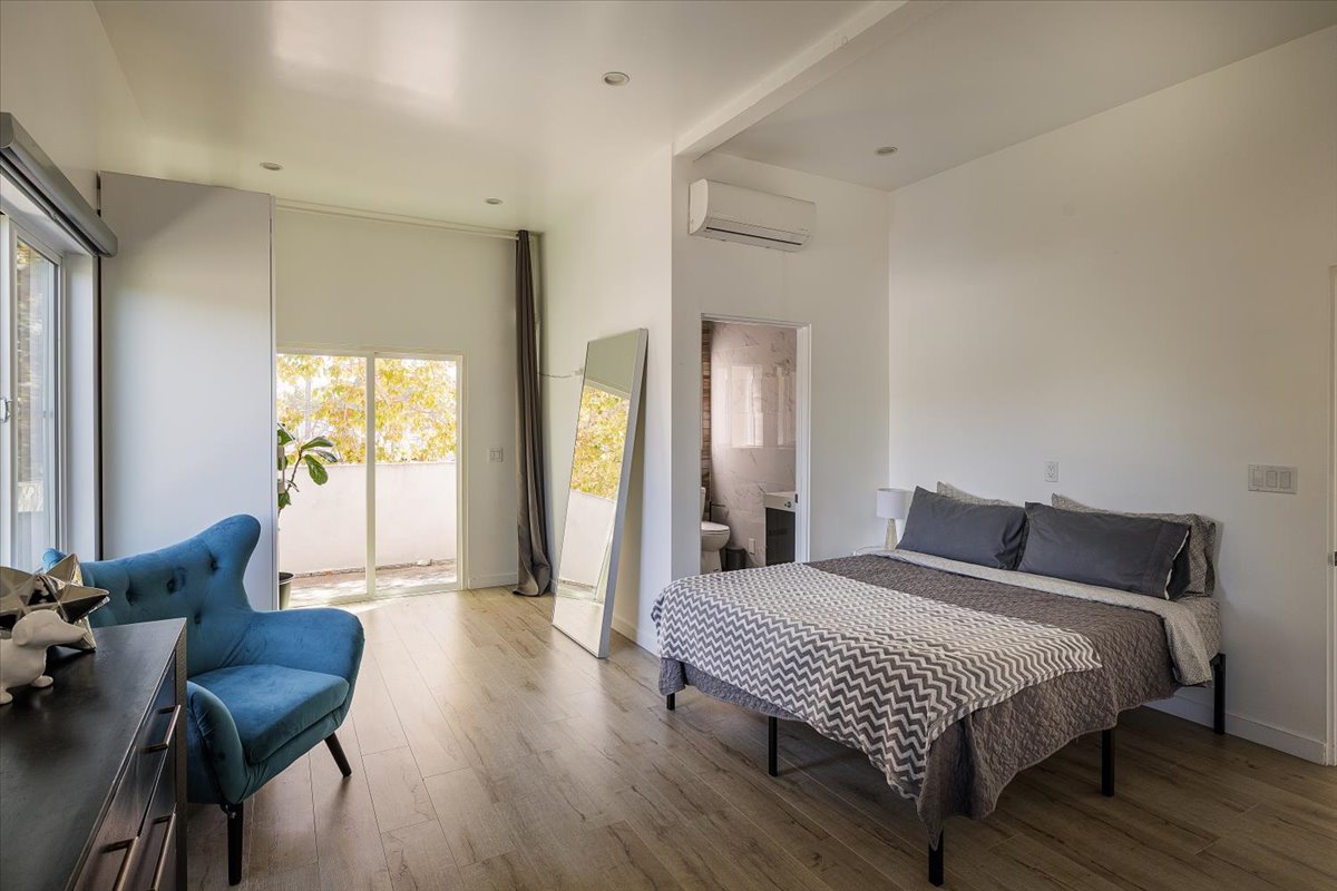 unit  bedroom