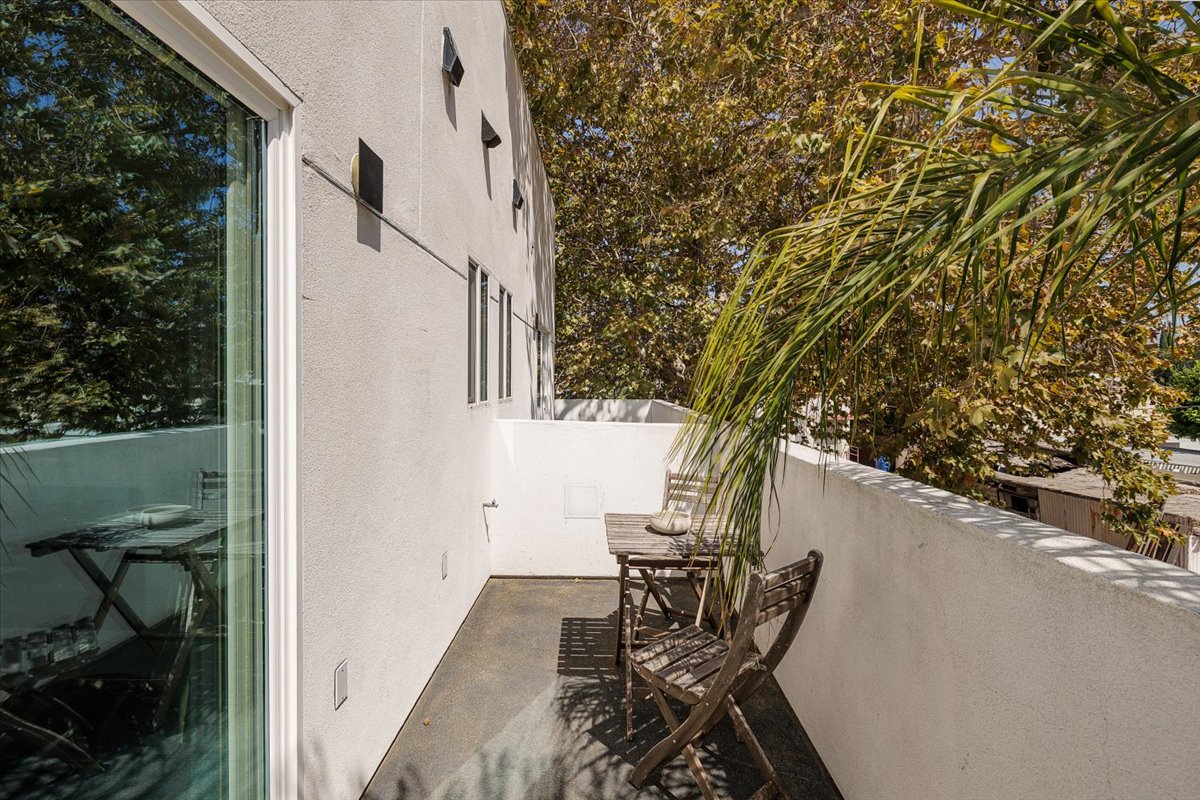 unit  balcony