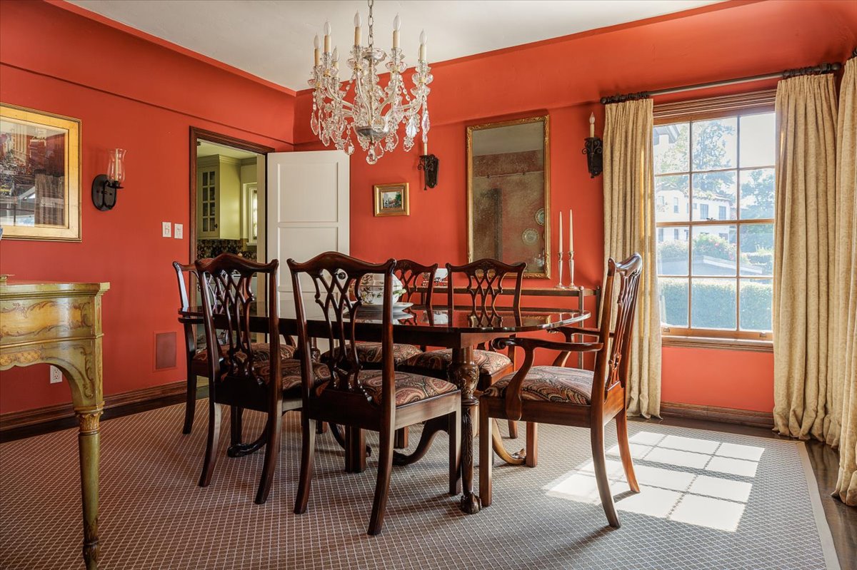 dining room alt