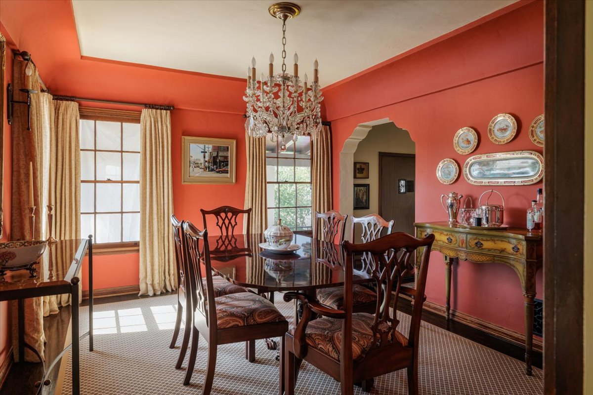 dining room alt